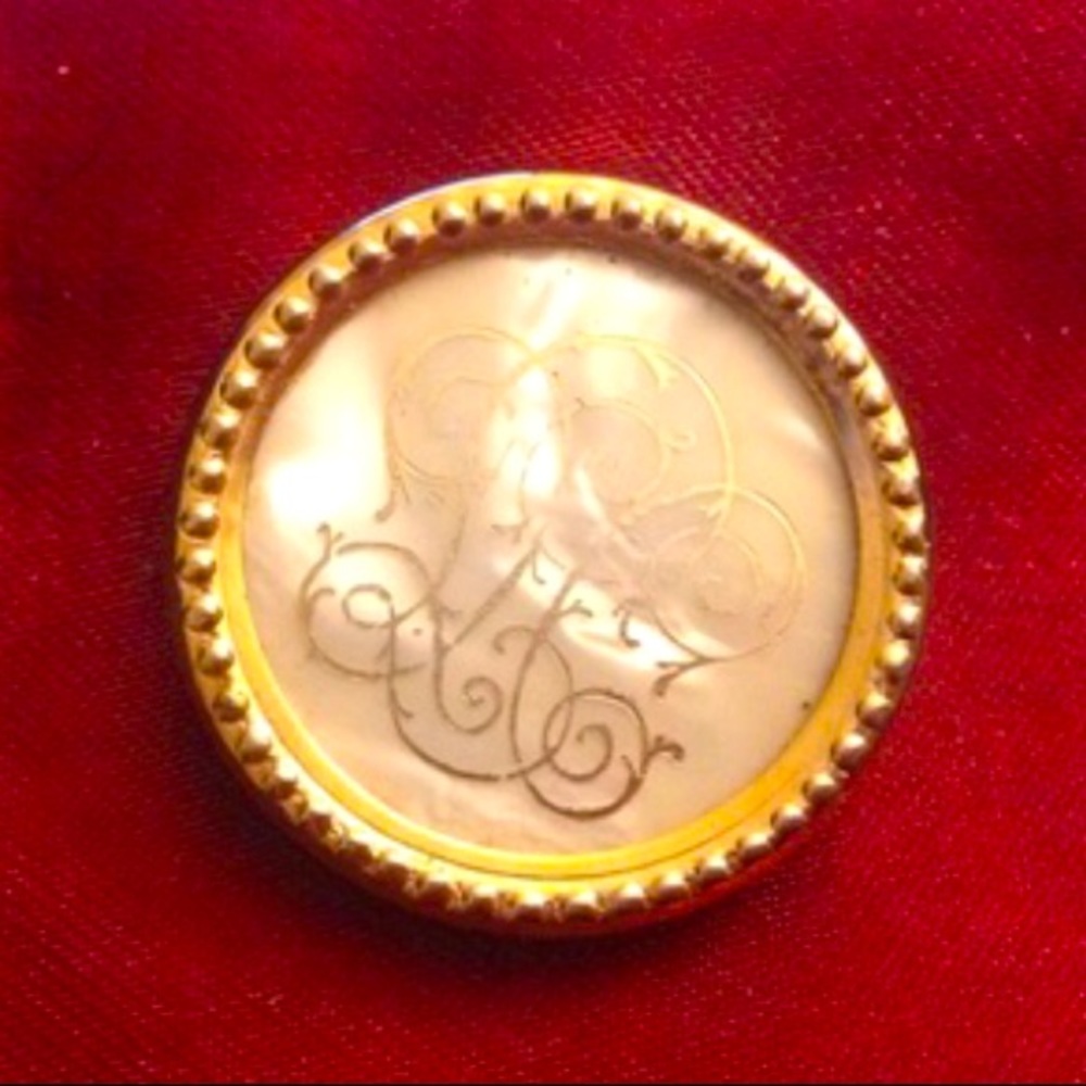 🌟 SALE! Victorian golden brooch